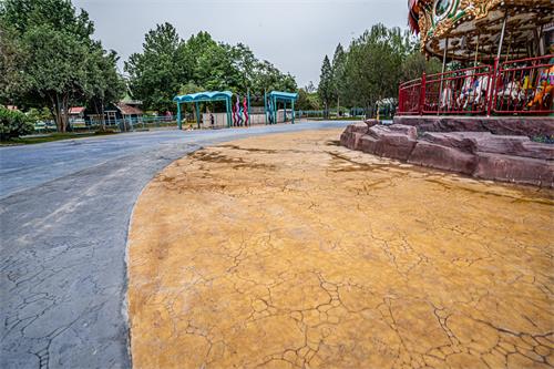 游樂場水泥路面印花